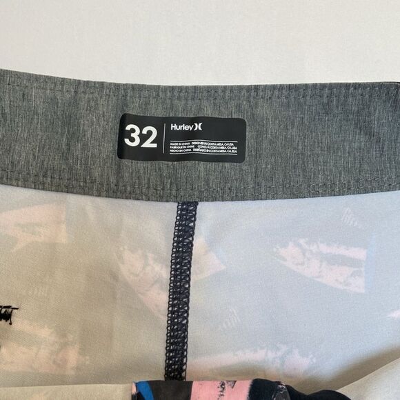 Hurley Black and Pink Board Shorts 
Size 32 - Picture 7 of 9